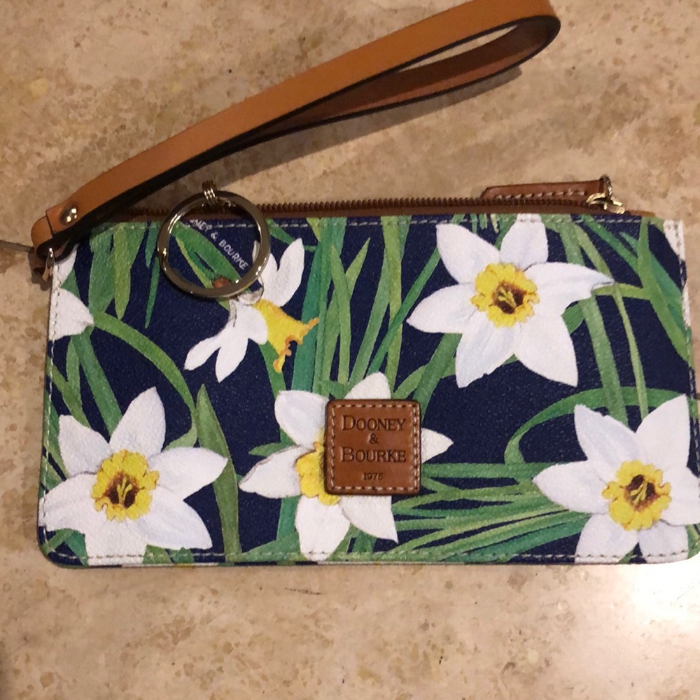 DOONEY & BOURKE WRISTLET with Key Fob ~ white Lillie’s